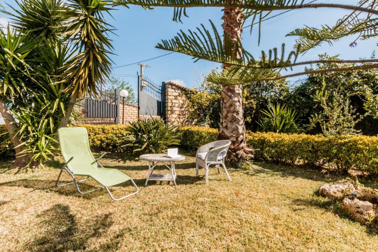 Villa Rosa Near The Sandy Beach, Parking & Wifi Noto Buitenkant foto