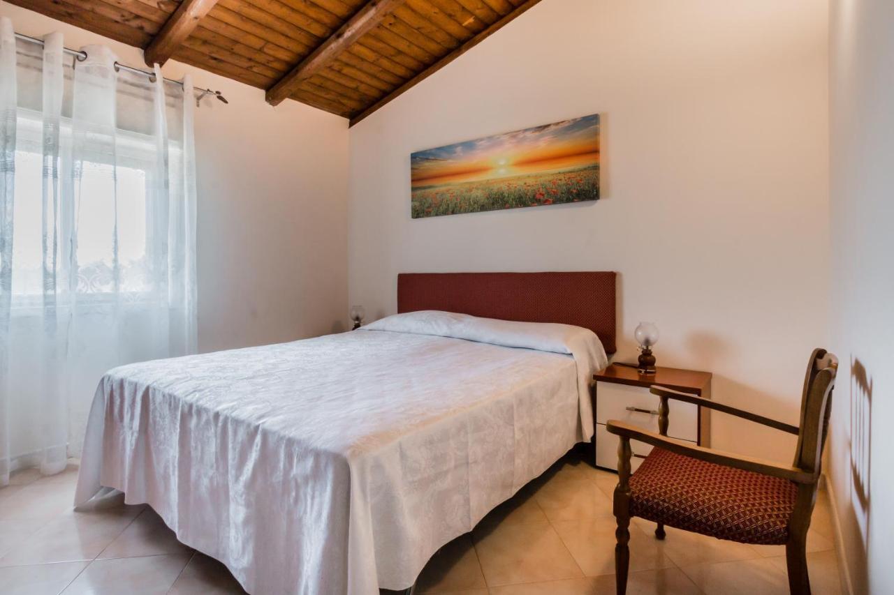 Villa Rosa Near The Sandy Beach, Parking & Wifi Noto Buitenkant foto