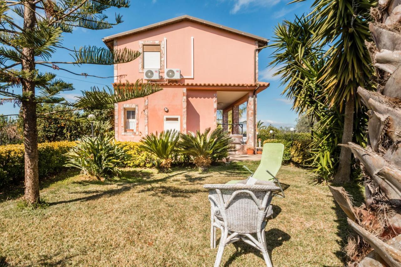 Villa Rosa Near The Sandy Beach, Parking & Wifi Noto Buitenkant foto