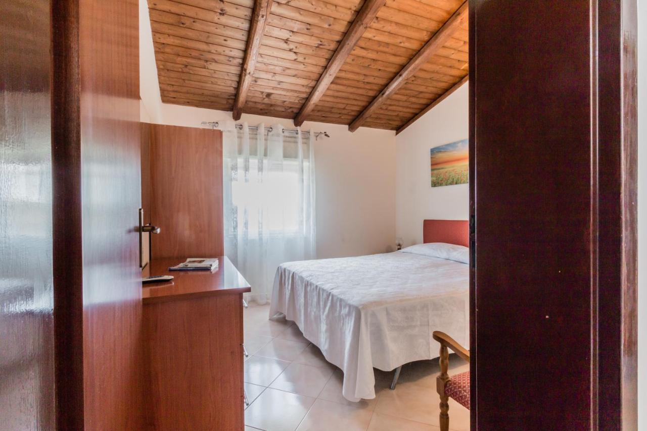 Villa Rosa Near The Sandy Beach, Parking & Wifi Noto Buitenkant foto