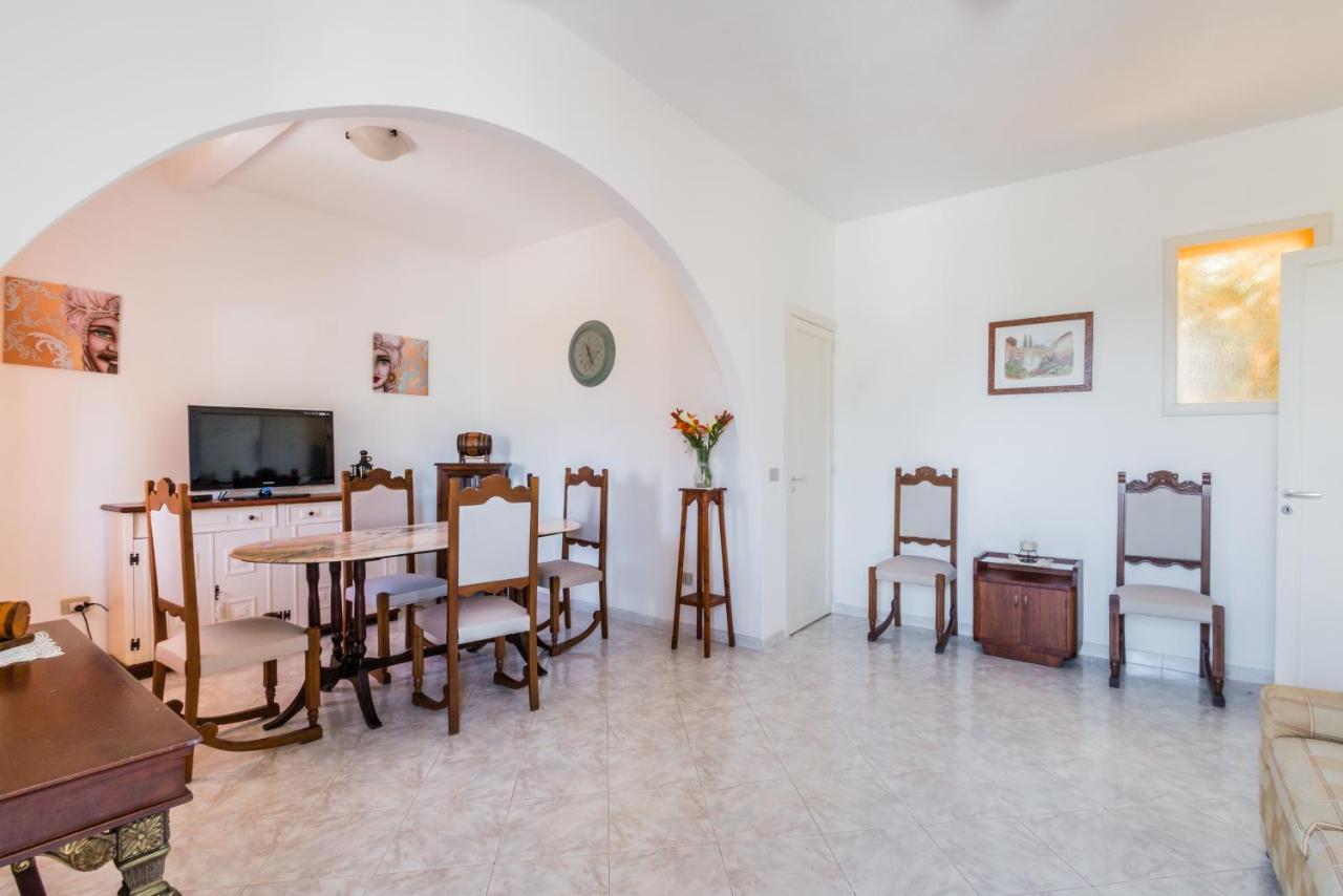 Villa Rosa Near The Sandy Beach, Parking & Wifi Noto Buitenkant foto